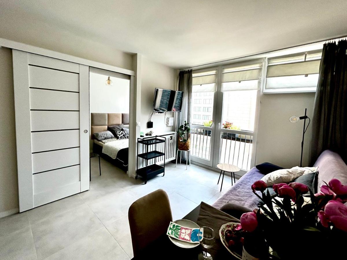 Sky Apartment Comfy Suite Pereca Warsawa Bagian luar foto